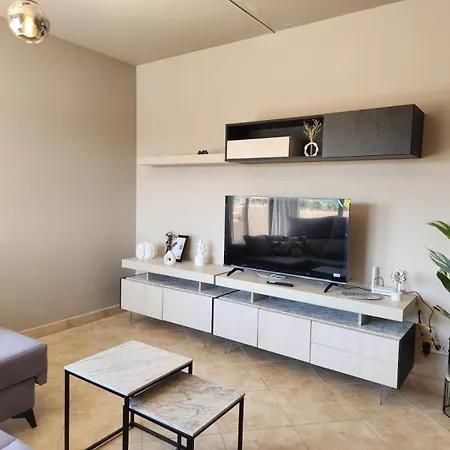 Atico Esquinero Con Preciosas Vistas Al Valle Del Golf Con Piscina Comunitaria! Apartment *